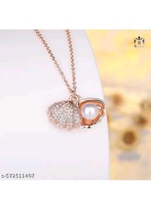 Pearl Shell Pendant Necklace