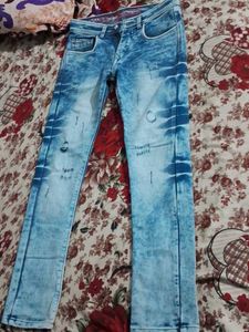 Stylish Blue Wash Jeans