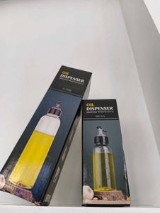 Set of 2 Clear oil Bottles