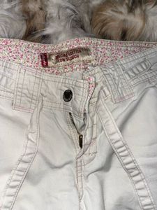 RARE LEVI’S Capri Pants