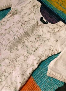 Embroidery Kurta Set.🤍🩷
