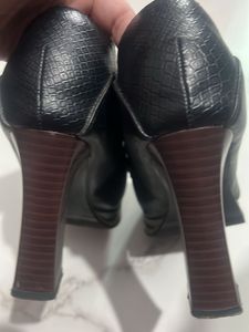 elegant wood grain  heels