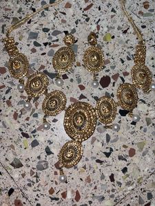 Elegant Gold Tone Choker Set