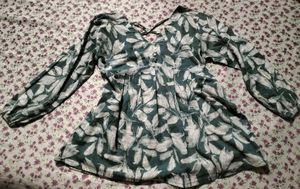 Chic Leaf Print Tunic Top