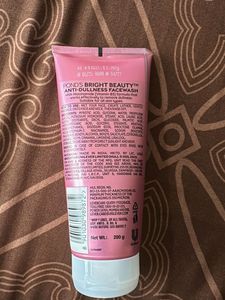 Pond's Bright Beauty Facewash