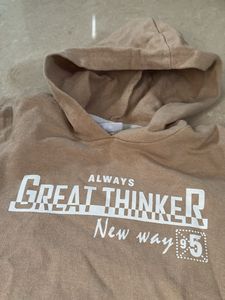 Comfortable Hoodie with "Great Thinker" Print