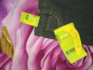 VINTAGE BELL BOTTOM JEANS (WITH COOL EMBROIDERY)