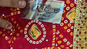 Exclusive Red Bandhani Saree with Blouse