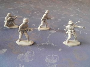 Vintage Toy Soldier Set
