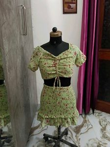 Floral Print Crop Top &amp; Skirt Set