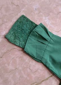 New Crinhed Top With Lace Design