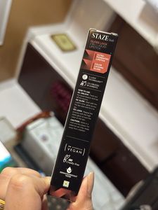 Staze Gloss Lock 2-in-1 Liquid Lipstick