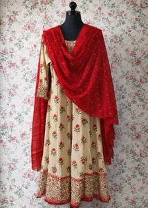 Elegant Floral Print Kurta Set with Red Dupatta