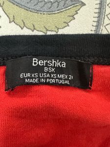 BERSHKA  crop top