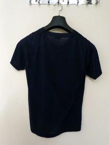 Navy Blue T-shirt 🫶🏻