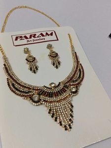 Exquisite Kundan &amp; Stone Necklace Set
