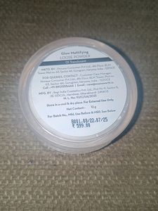 Mamaearth Glow Mattiying Loose Powder