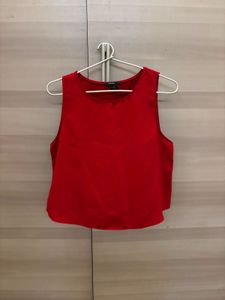 Chic Red Sleeveless Top