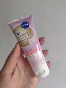 NIVEA Luminous Even Glow Face Wash