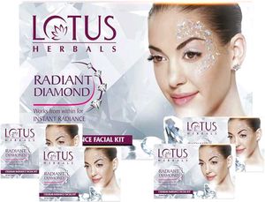 Lotus Herbals Radiant Diamond Kit