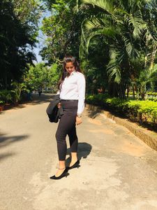 Black Pumps