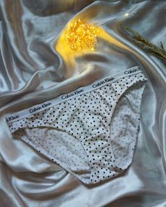 Calvin Klein Bra with penty set
