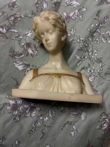 Vintage Style Female Bust Figurine