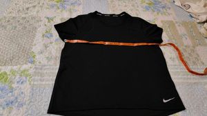 Nike Dri-FIT T-Shirt