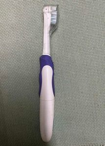 Oral-B cross action electric toothbrush