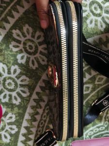 black clutch purse