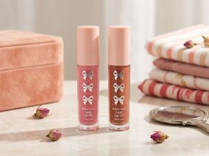 🎀Miniso lip oils+ 3 freebies & random face masks