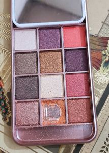 Swiss beauty and HR eyeshadow combo