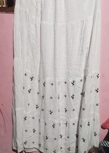 Wight cotton skirt