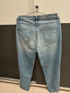 Light Wash Ripped Mom Jeans