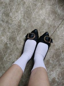 Chic Black Buckle Flats