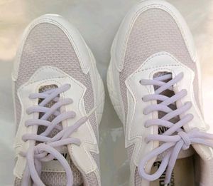 White Shoes👟