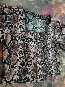 croptop with square neck