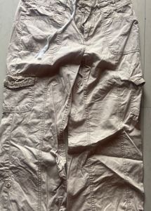 Adjustable drawstring beige cargo pant
