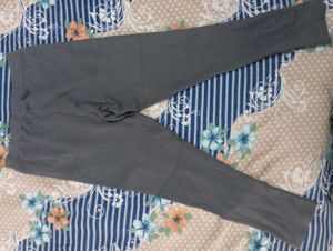 NEW Comfortable Grey Jeggings