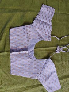 Elegant Brocade Blouse with Leaf Motifs
