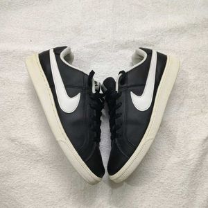 Nike Men's Black Leather Sneakers