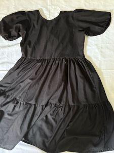 Chic Black Tiered Square Neck Dress