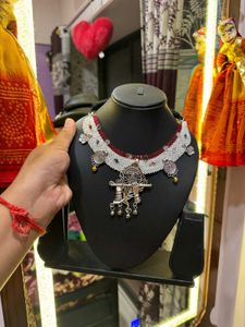 CHOKER NECKLACE
