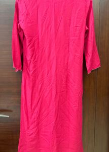 W and Shruti kurti