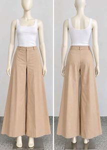 wide legged.length31 in.pocket on both sides.