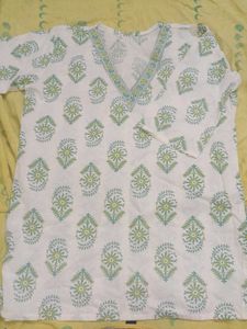 Printed short Kurti with V-Neck