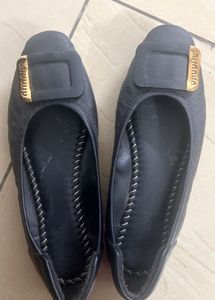 Stylish Black Ballet Flats with Gold Buckle