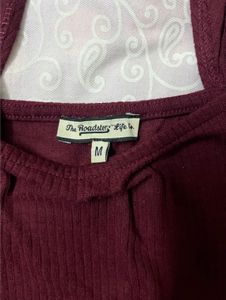 Maroon Ribbed Puff Sleeve Top