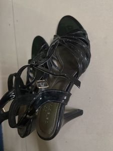 Elegant Black Heels(nevr used outside)