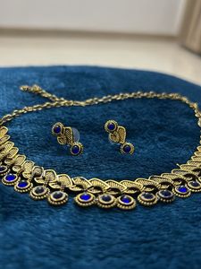 Necklace &amp; Earring Set